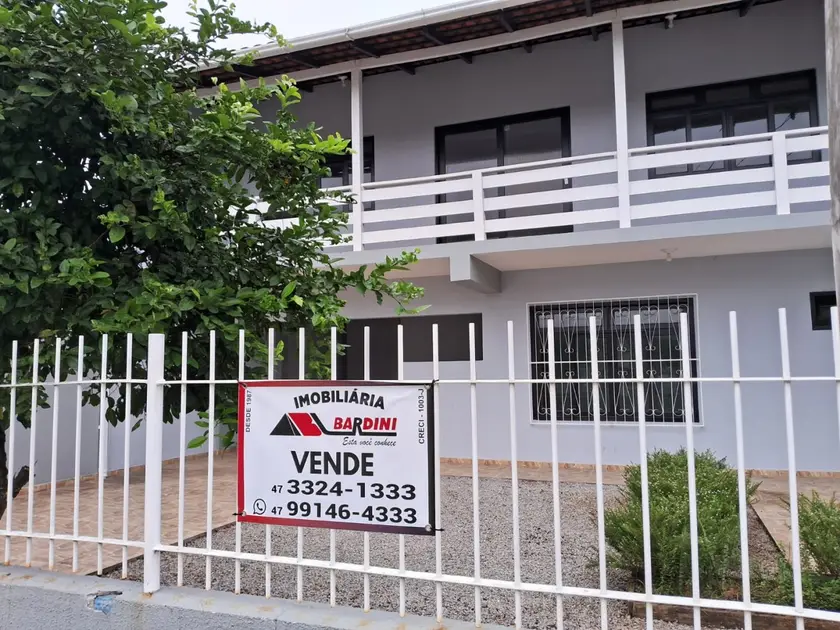 Casa no bairro Valparaíso, Blumenau, cód. 1133